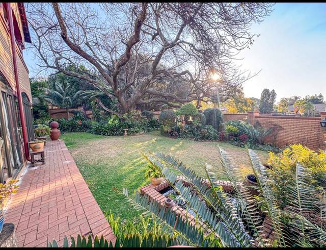 8 BEDROOM HOUSE FOR SALE IN NINAPARK